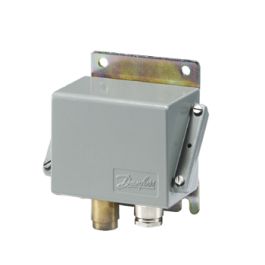 Danfoss Druckschalter CS – Einstellbereich 4-12 Bar, 3PST-NC, G 1/4", IP43